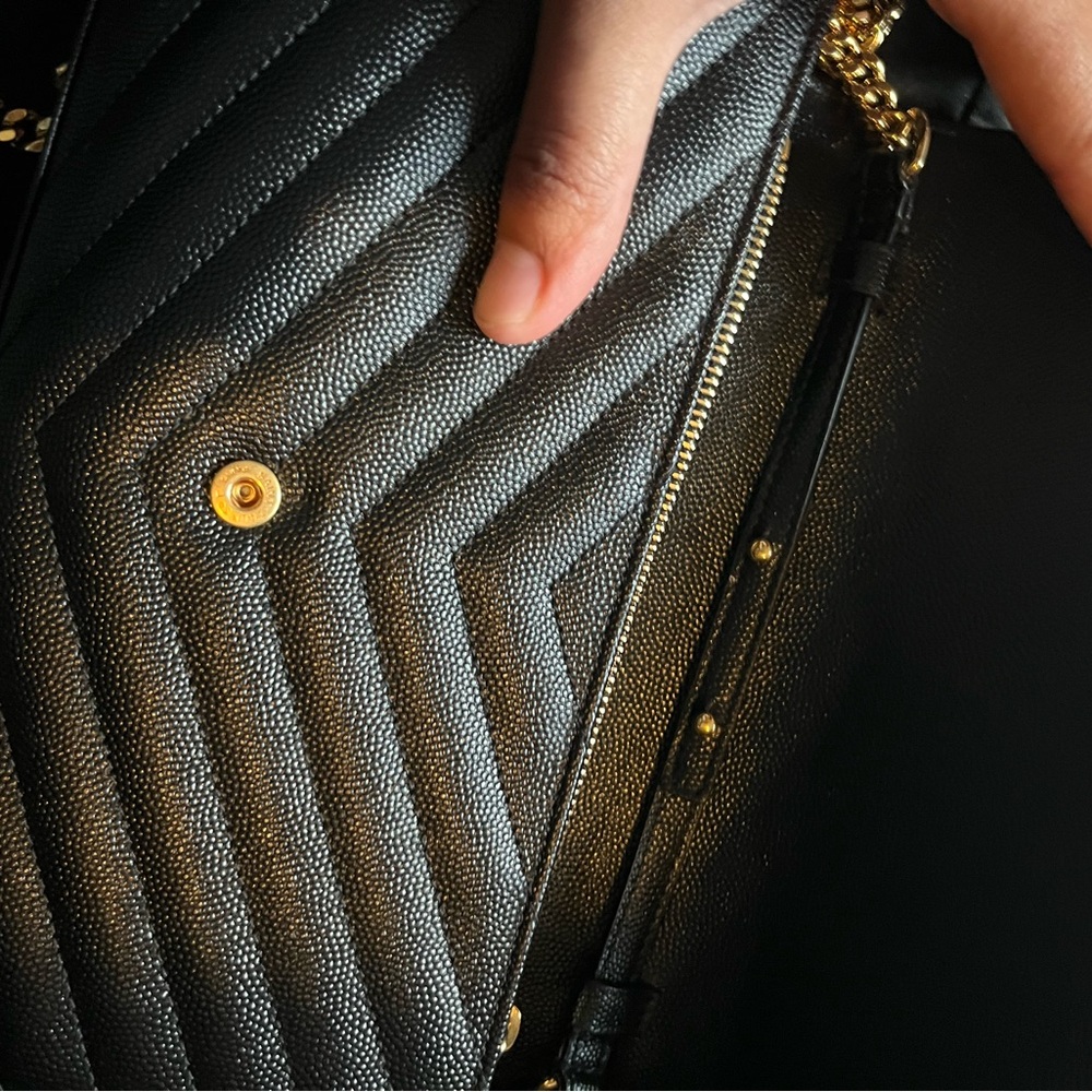 Saint Laurent Black Quilted Leather Bag - Picture 4 of 12